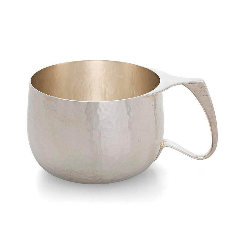 Tapio Wirkkala, kuksa, "Isännänmuki", hopeaa, TW 463, Kultakeskus, Hämeenlinna 1989.