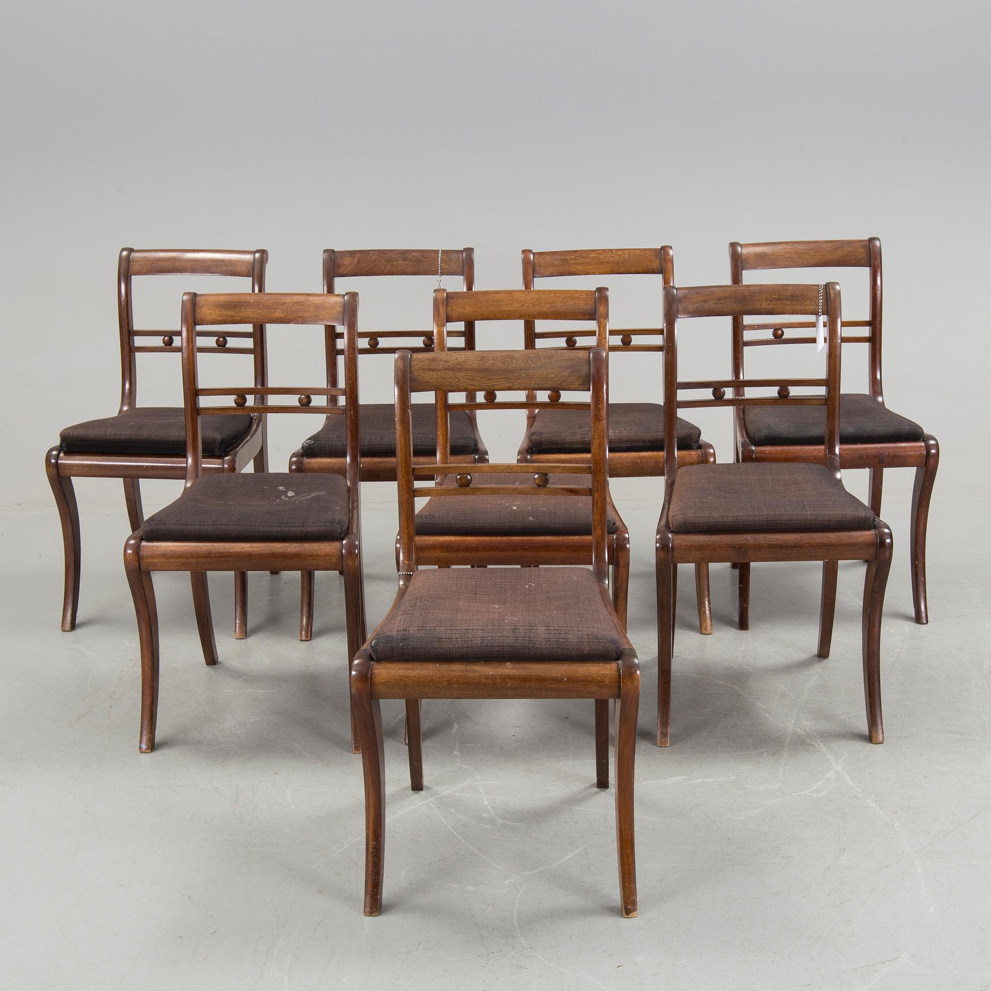 MATSALSSTOLAR, 8 st engelsk stil, 1900-talets mitt.