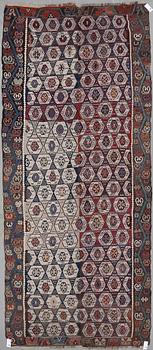 MATTA, Kelim anatolisk, semiantik. Ca 370x160 cm.
