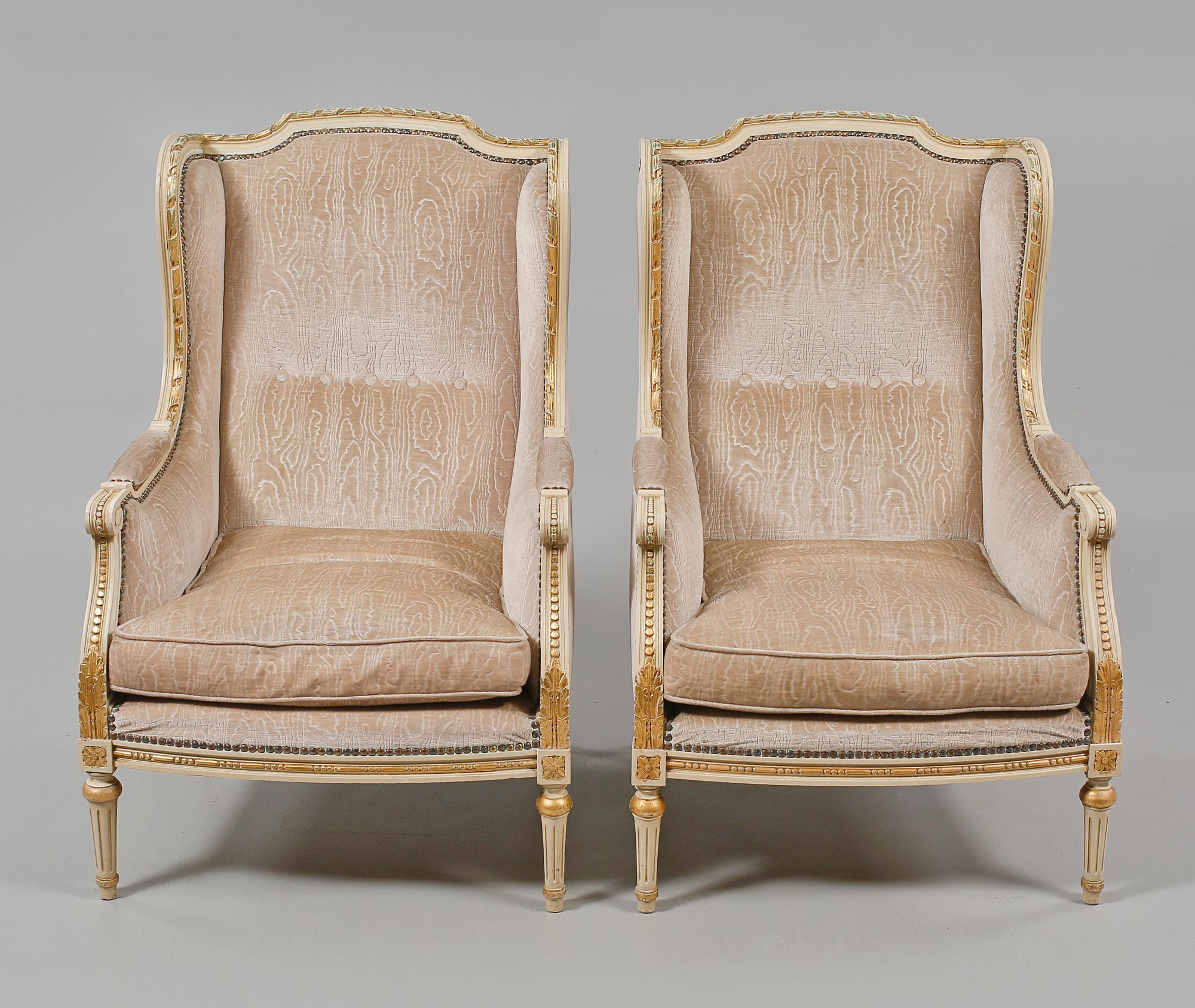 BERGERER, ett par, gustaviansk stil, omkring 1900-talets mitt.