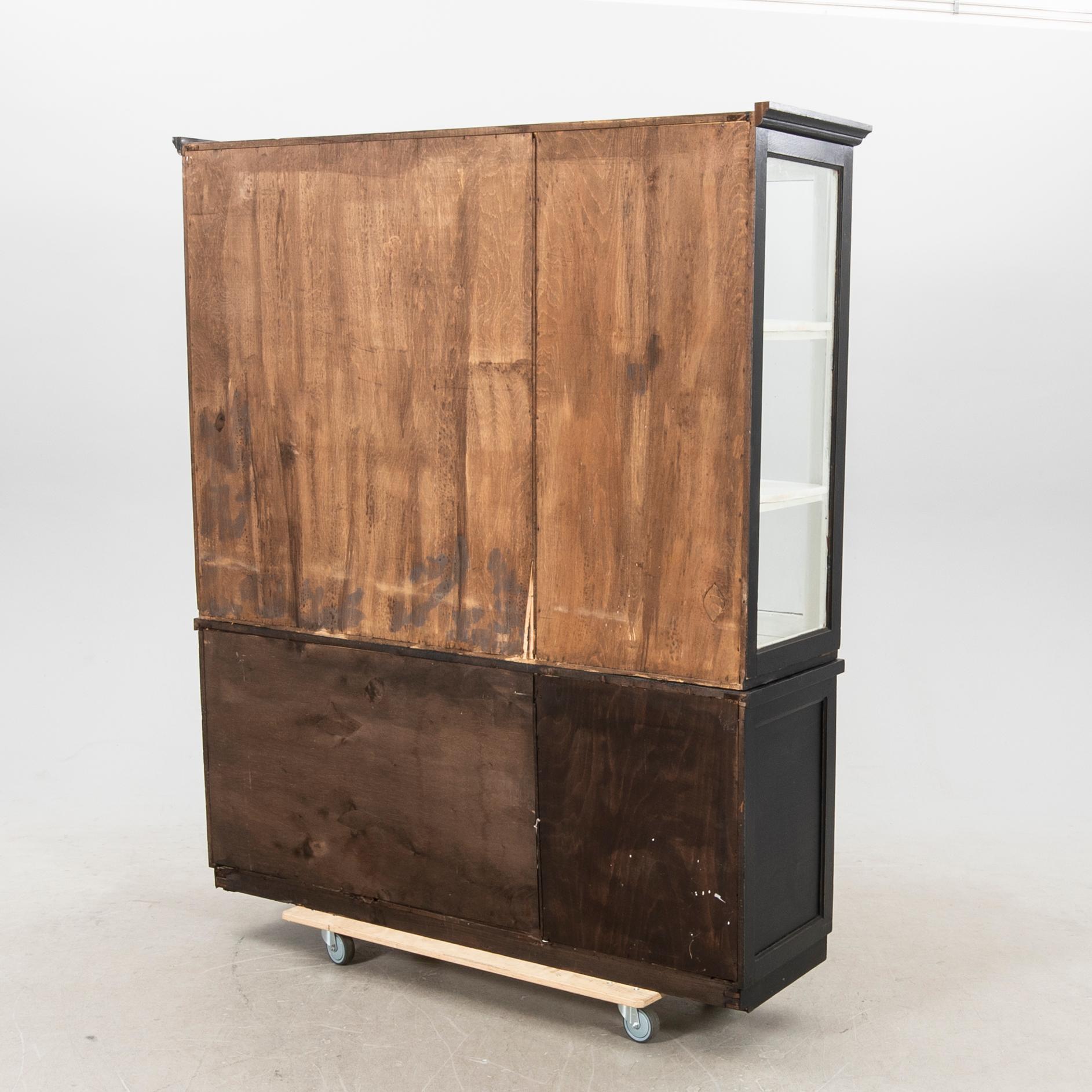 Skåp, 1900-talets början.