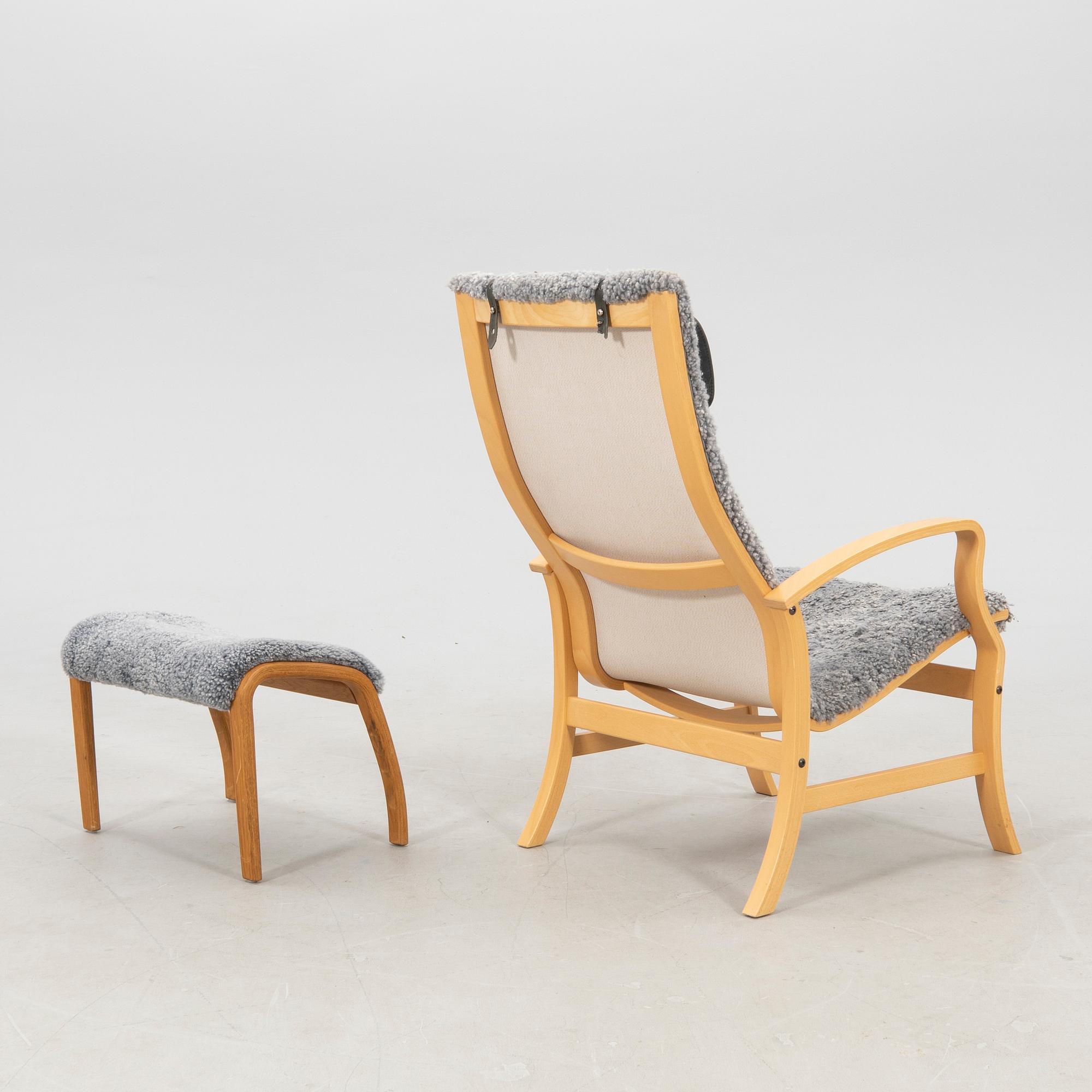 Fåtölj med fotpall "Bern" Nielsen design Danmark sent 1900-tal/2000-tal.