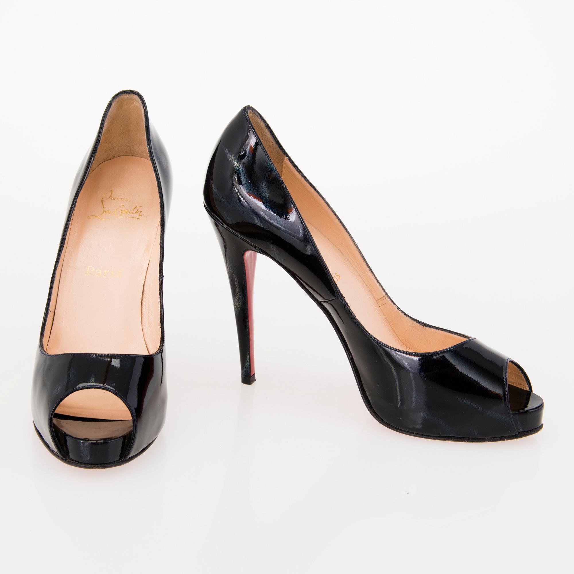 CHRISTIAN LOUBOUTIN, SKOR i storlek 40.
