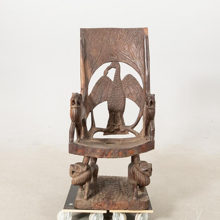 Tron/karmstol, Togo 1900-talets mitt.