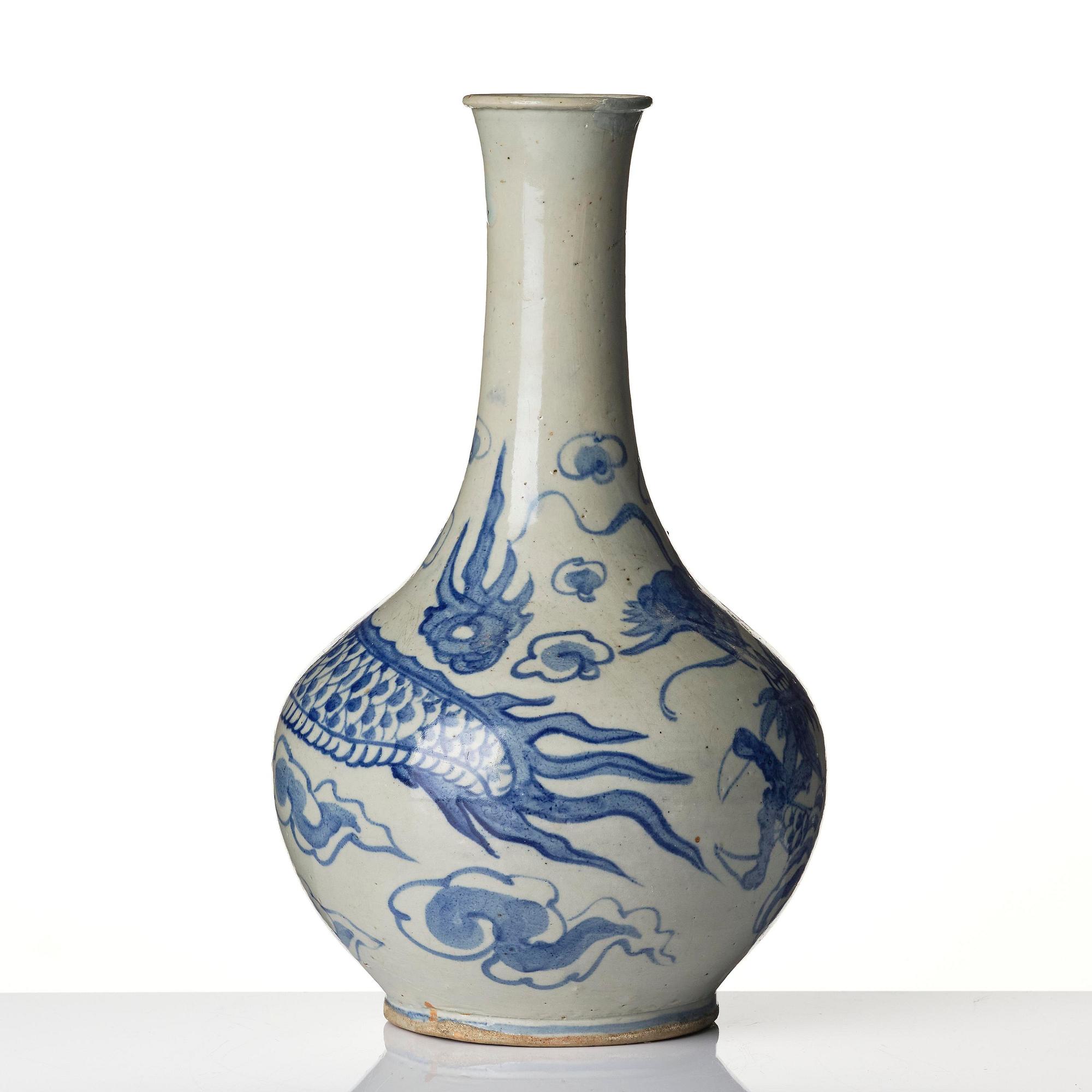 Vas, porslin. Korea, Joseon, 1800-tal.