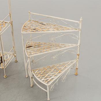 ETAGERER/BLOMBORD, ett par och HYLLA, metall, 1900-talets slut.