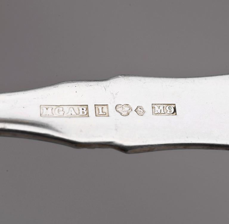 PARTI SILVER, 15 delar, bl a en kniv Georg Jensen, Danmark, 1900-talets första hälft. Totalvikt ca 330 gram.