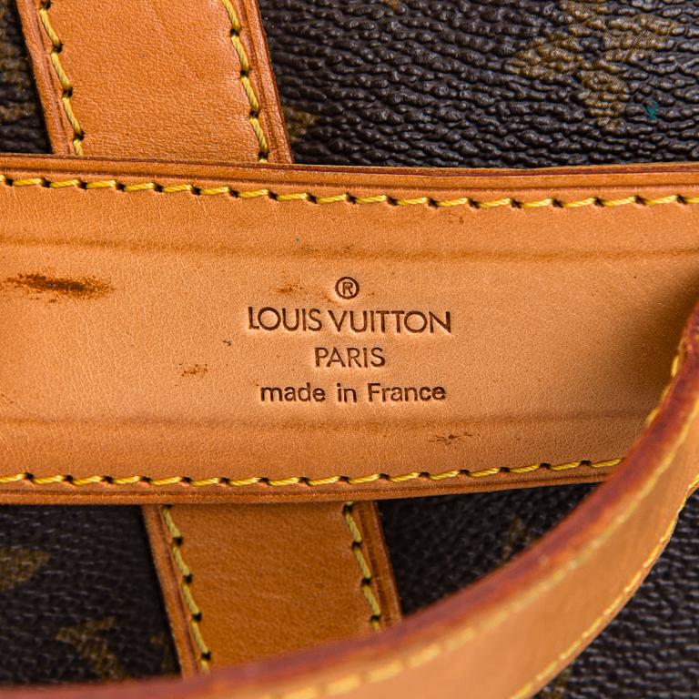 Louis Vuitton, a Monogram Canvas 'Keepall 55 bandoulière' bag.