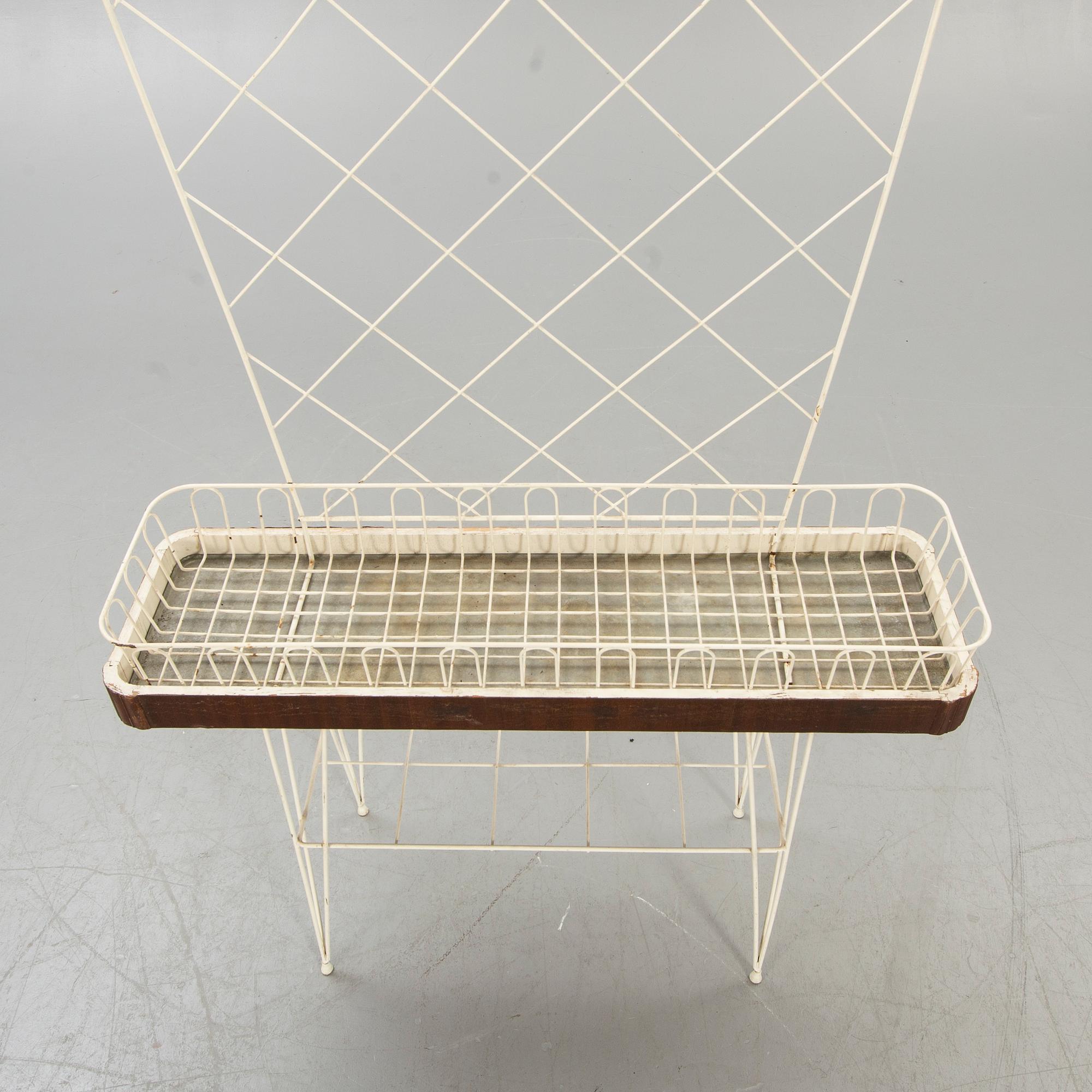 Blombord/spaljè, 1950-tal, String-modell.