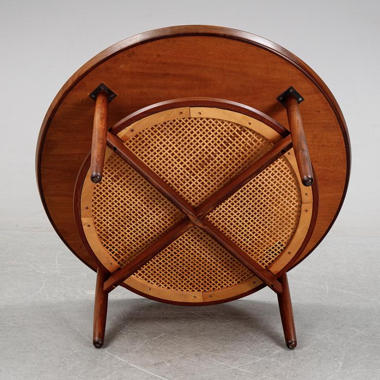 A teak veneered coffee table, 1950's/1960's.