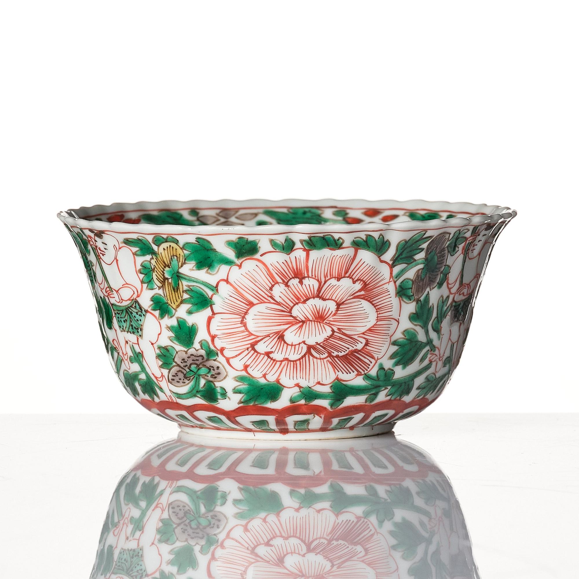 A famille verte cup, Qing dynasty, Kangxi (1662-1722).