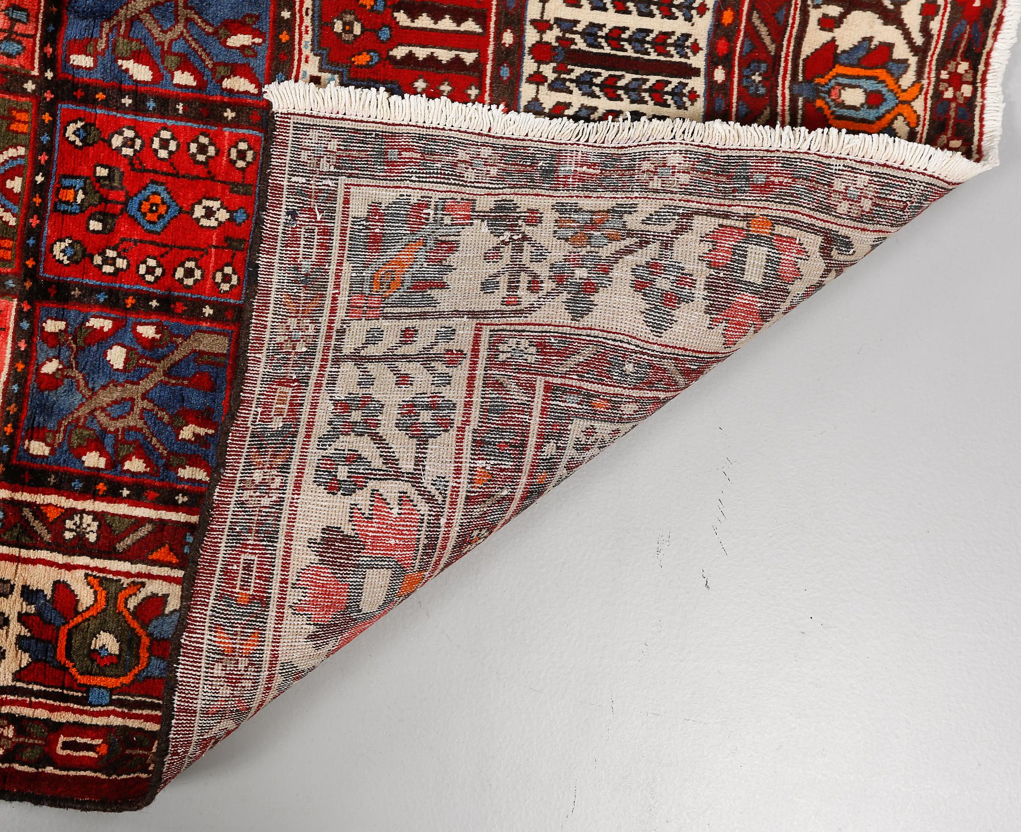 MATTA, Bachtiari, sent 1900-tal, ca 315x160 cm.