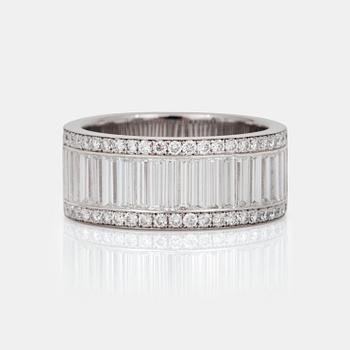 698. A brilliant- and baguette-cut diamond ring.