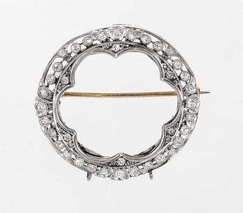 582. BROOCH, platinum and small diamonds. Ca 1915.