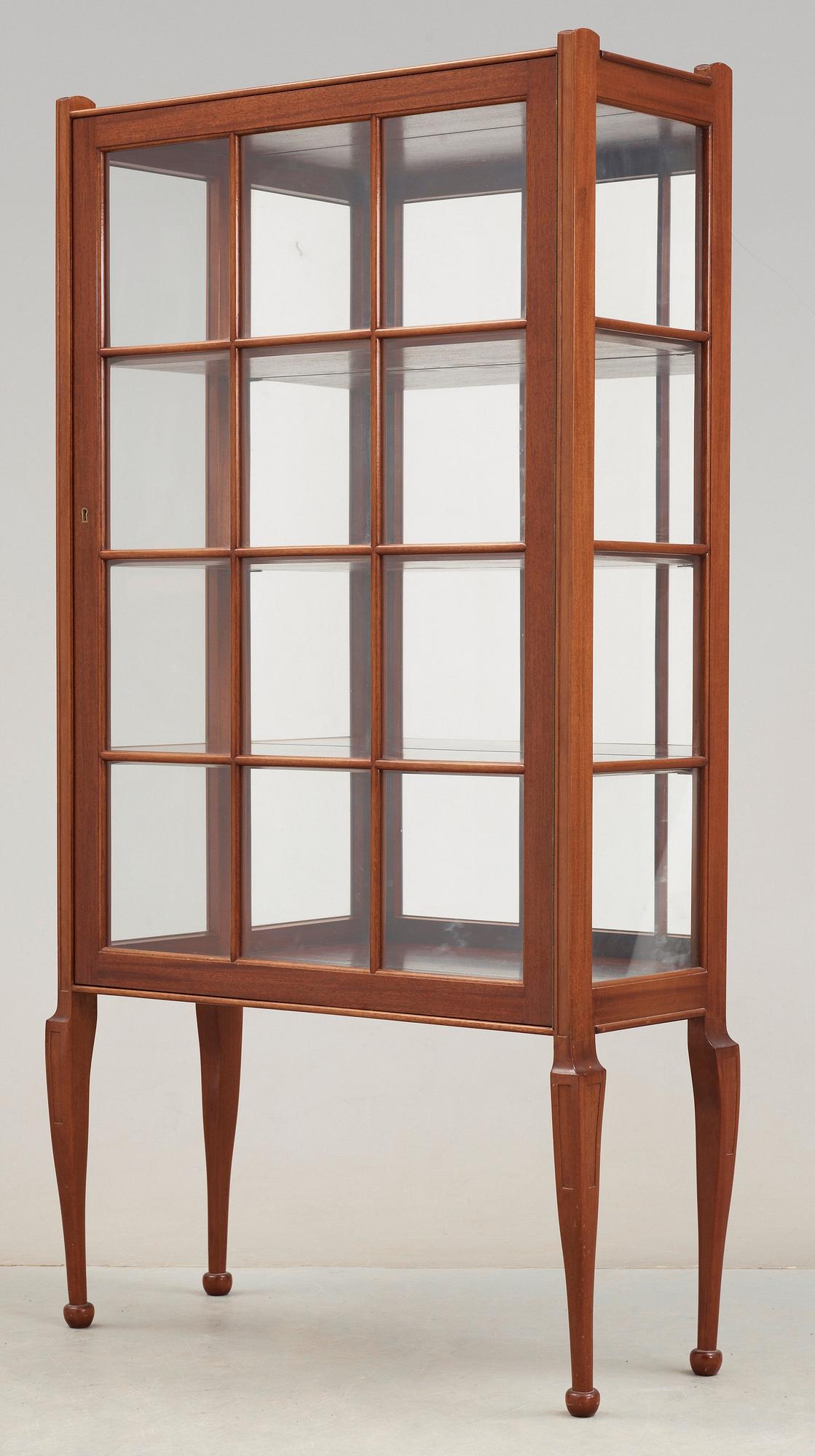 JOSEF FRANK, vitrinskåp, Firma Svenskt Tenn, modell B 2217.