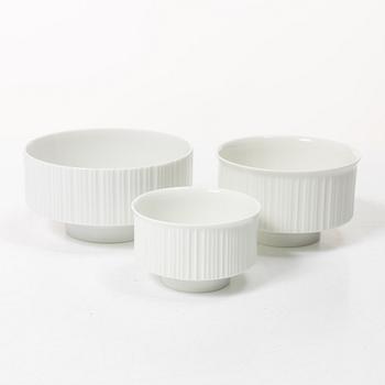 Tapio Wirkkala, A dinner service, 81 pieces, porcelain, “Variation”, Rosenthal Studio-line, designed in 1962.