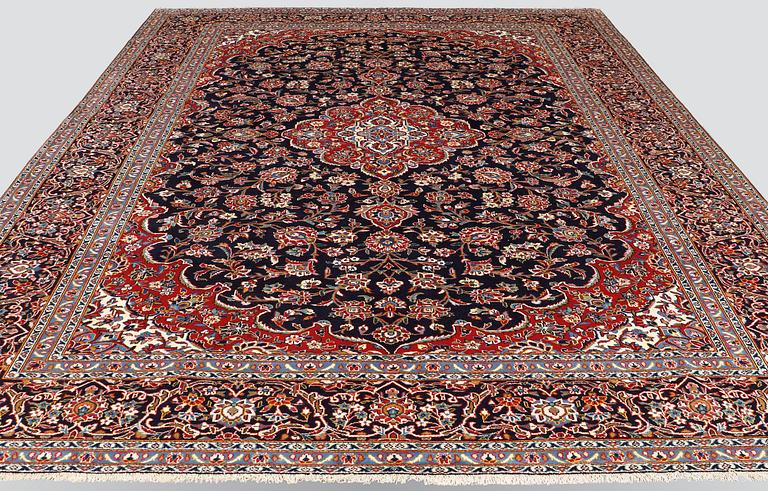 A carpet, Kashan, ca 424 x 304 cm.
