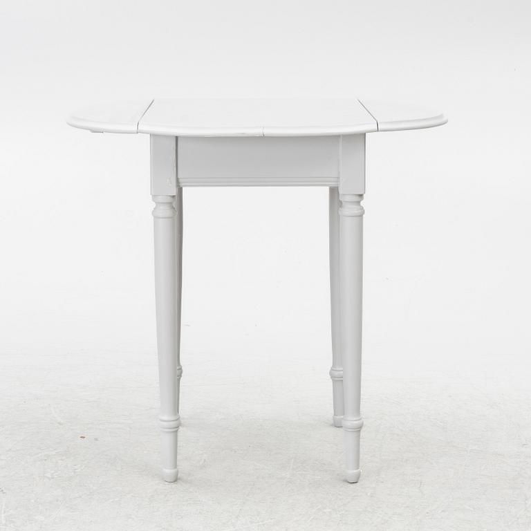 Side table with flaps. 19th century.