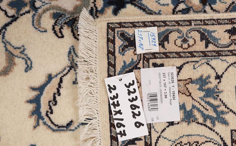 Matta, Nain, part silk, ca 237 x 167 cm.