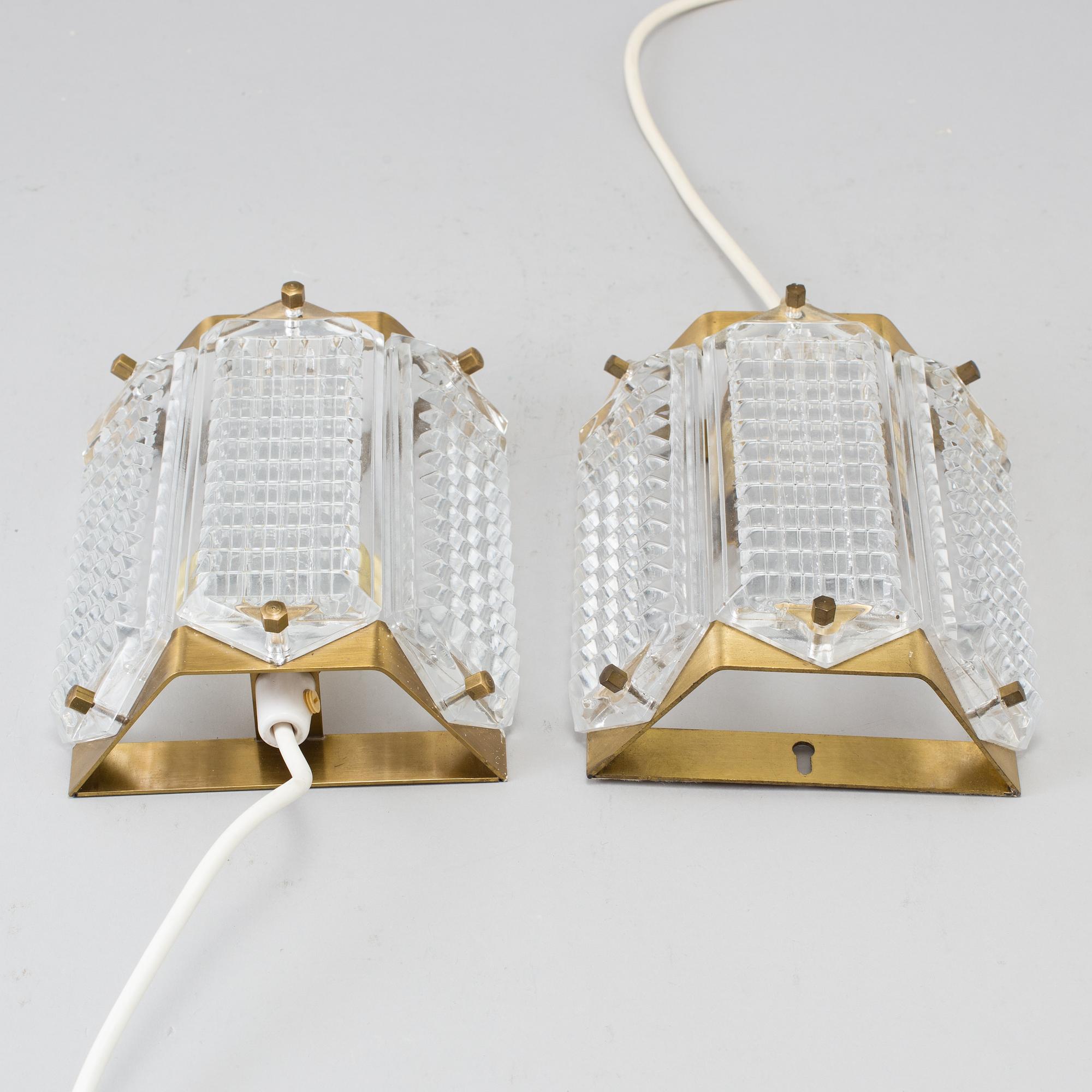 WIKTOR BERNDT, vägglampor, ett par, Swedish Crystal, 1970-tal.
