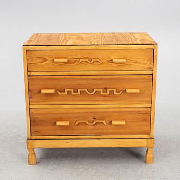 A chest of drawers, 1930's/40's.