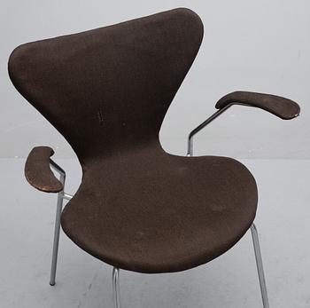 KARMSTOLAR, 2 st,  "Sjuan", Arne Jacobsen, modell formgiven 1955.