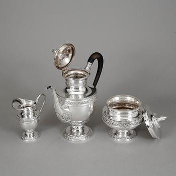 KAFFESERVIS, 3 delar, silver, empirestil, med svenska importstämplar. Totalvikt ca 1428g.