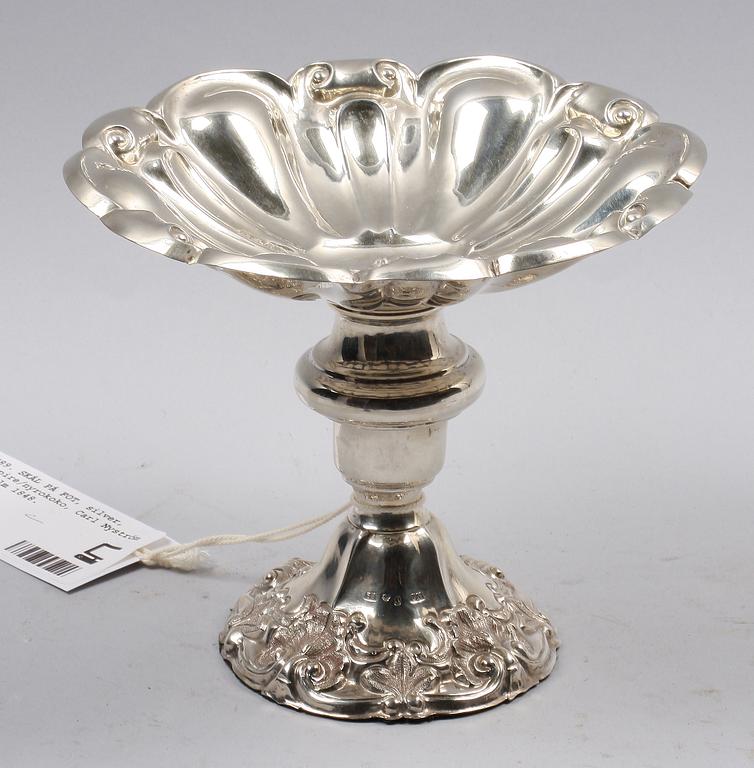 SKÅL PÅ FOT, silver, senempire/nyrokoko, Carl Nyström, Stockholm 1848.