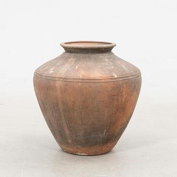 Puutarha/ lattia-astia, keramiikka.