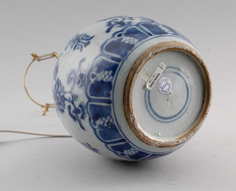 BOJAN, porslin, Kina, Qianlong 1736-1795.