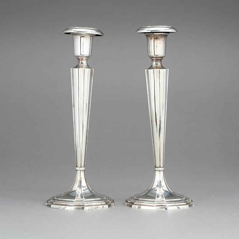 LJUSSTAKAR, ett par, silver, 1920-tal. 368 gram.