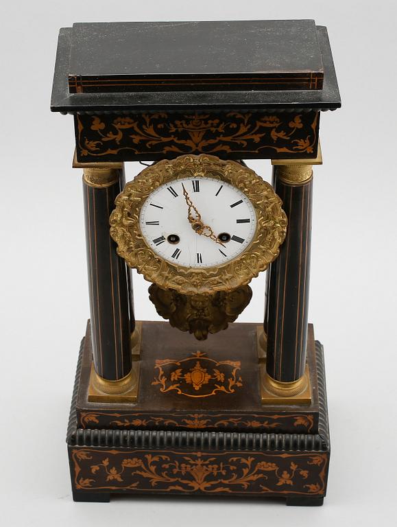 BORDSPENDYL, senempire, 1800-talets mitt.