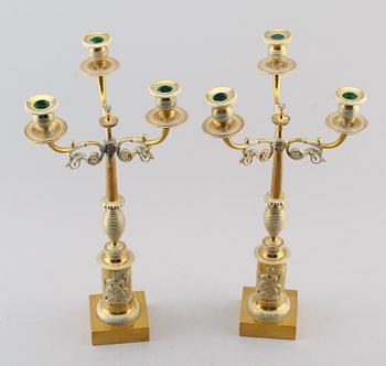 KANDELABRAR, 1 par, mässing, senempire, 1800-talets första hälft.