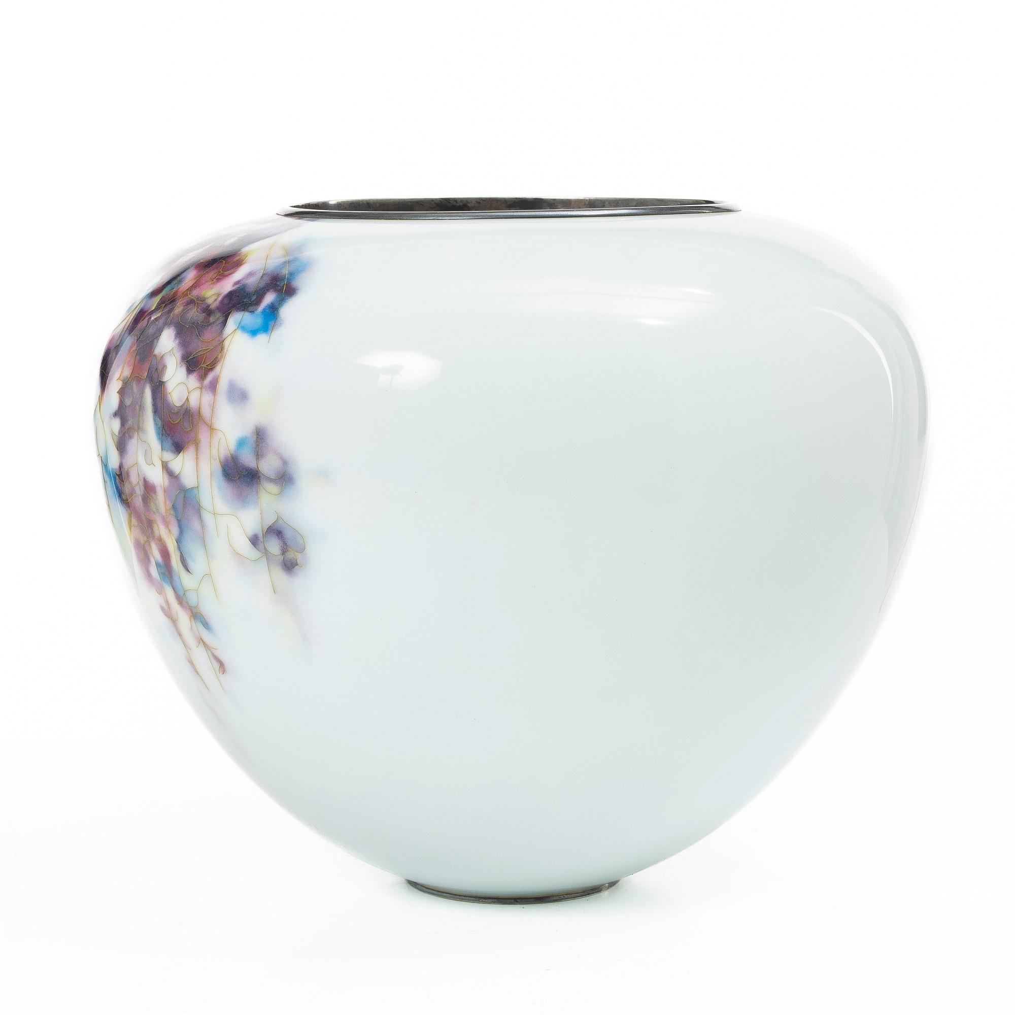 An emanel 'Shippo ware' vase, Ando Jubie studio mark, Japan, Meiji (1868-1912) or early Taishō (1912-1926).