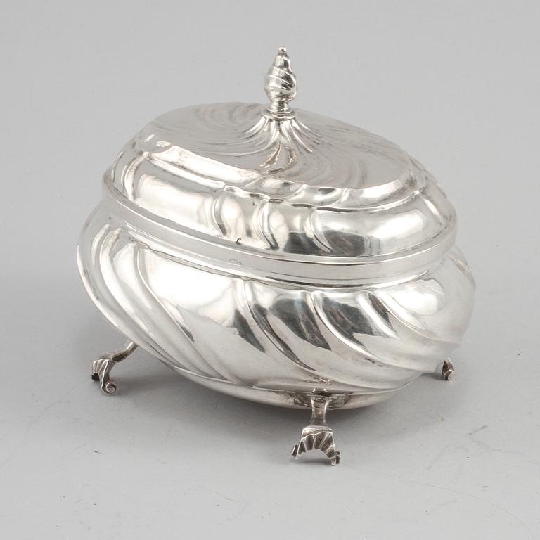 SOCKERSKRIN, silver, rokoko, Uppsala, 1700-tal, vikt 189 gram.