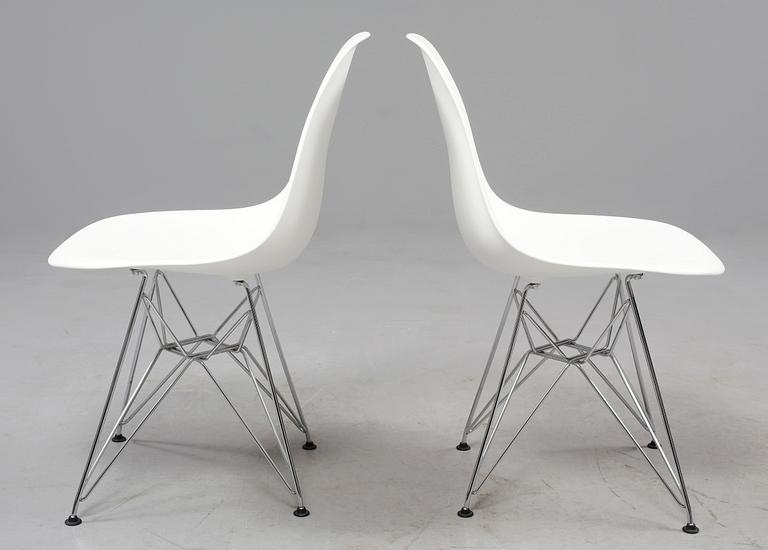 STOLAR, ett par, "Plastic chair", Charles och Ray Eames, Vitra, 2004.