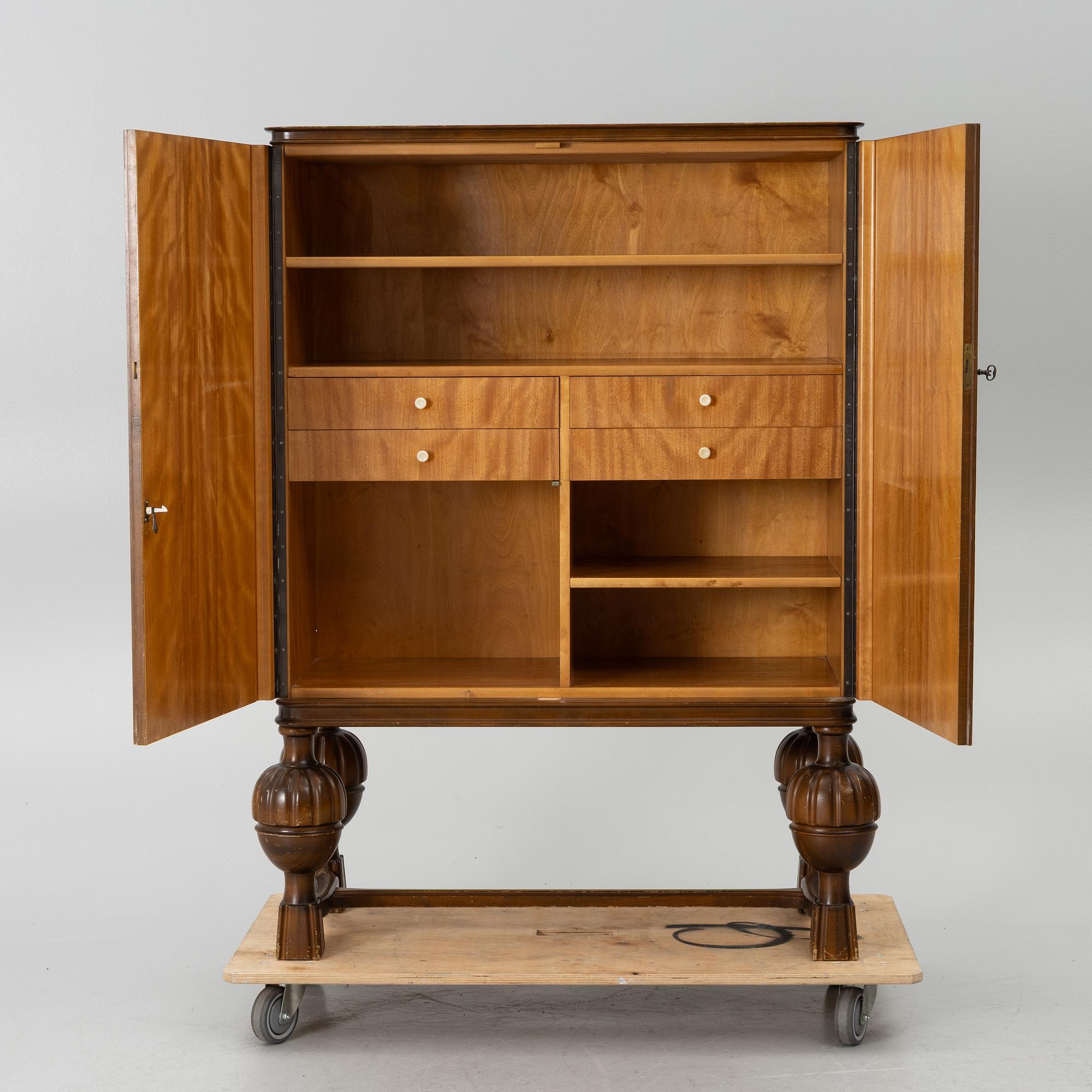 Cabinet, Swedish Modern, 1930s/40s.
