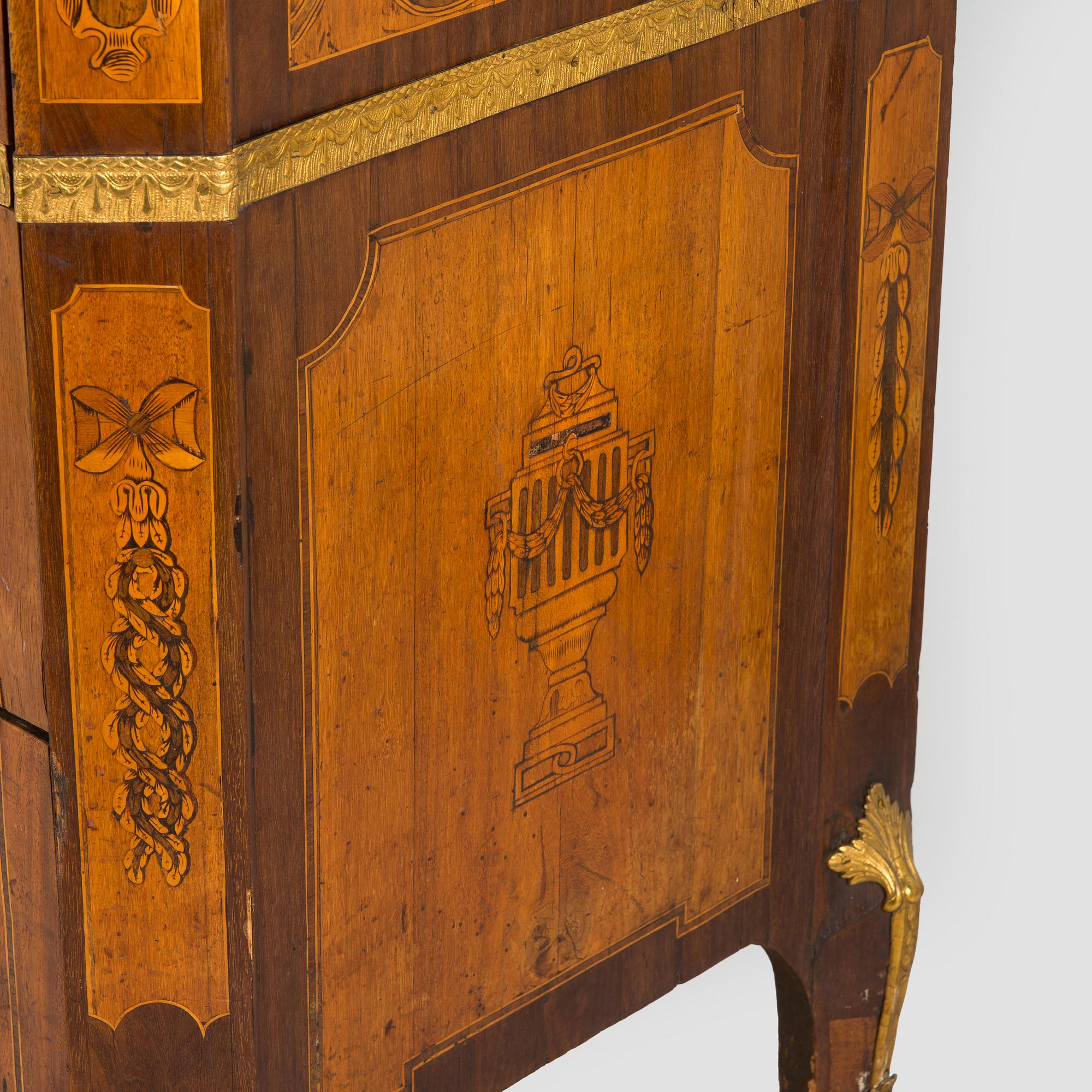 A Gustavian late 18th century commode attributed to J. Hultsten.