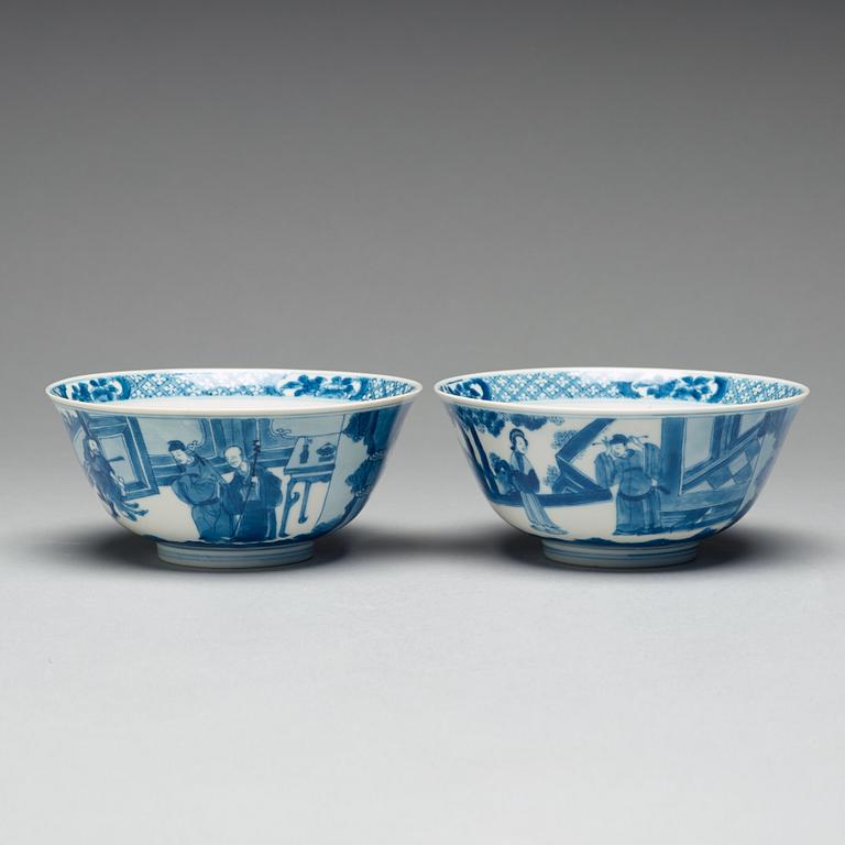 A pair of blue and white bowls, Qing dynasty, Kangxi (1662-1722).