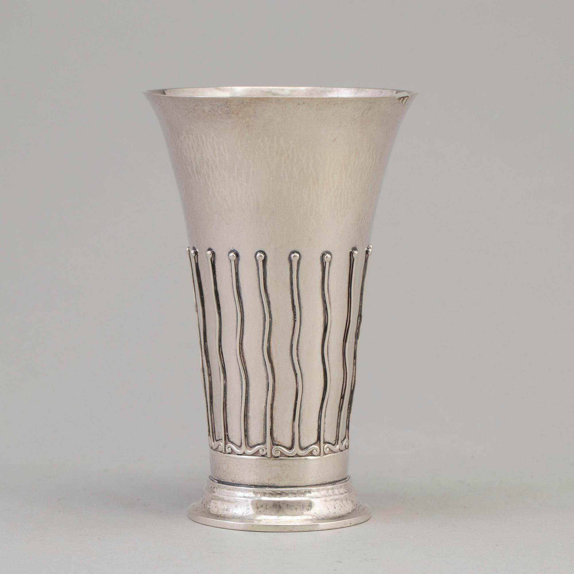 A Danish Art Nouveau silver beaker maker's mark A.N. Dragsted, Copenhagen, 1918.