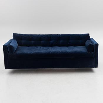 A "Dahlia" sofa, Melimeli.