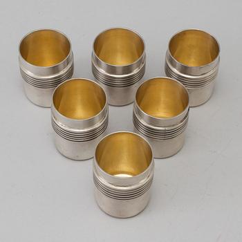 A SET OF 6 STERLING SILVER CUPS BY BORGILA STOCKHOLM 1962. Weight 433 g.