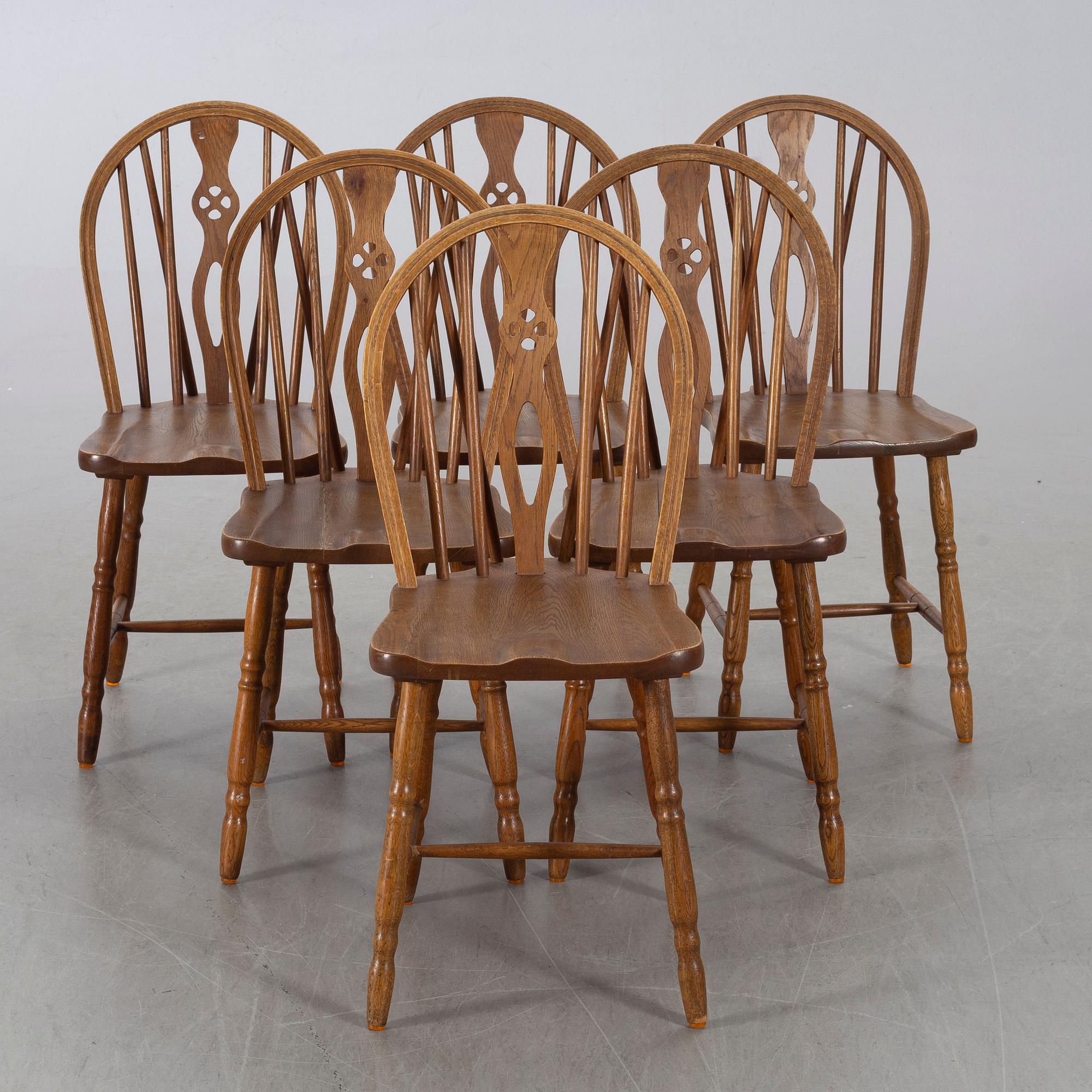 6 so called Windsor chairs, England, mid 20th century.