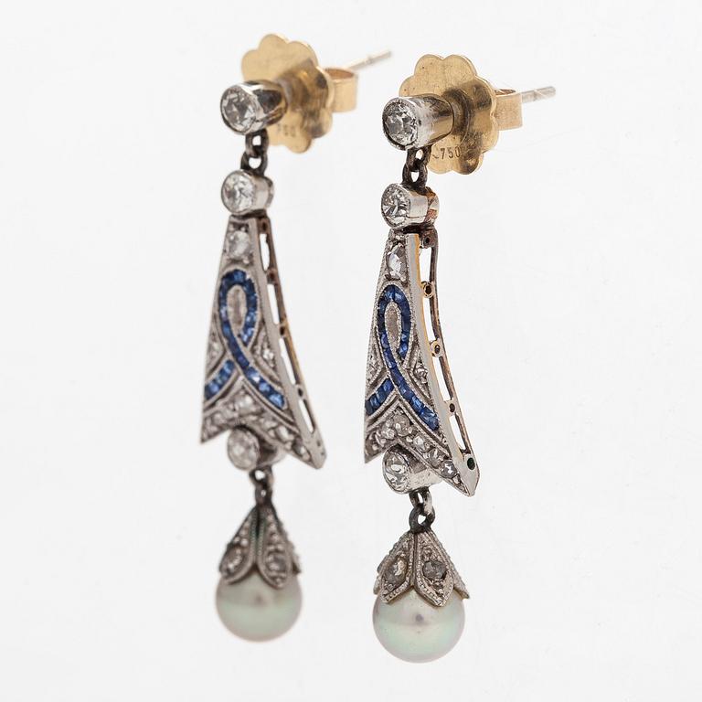 Örhängen, platina, 18K guld, gammalslipade och rosenslipade diamanter, syntetiska safirer och pärlor.