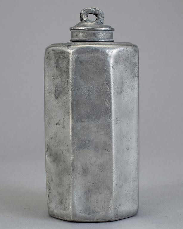 FAT samt PRISMAFLASKA, tenn, Calmar samt England, 1700-tal.
