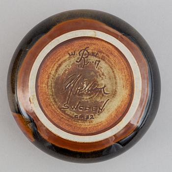 Carl-Harry Stålhane, a set of two stoneware bowls for Rörstrand and a stoneware dish from Palshus, Denmark.