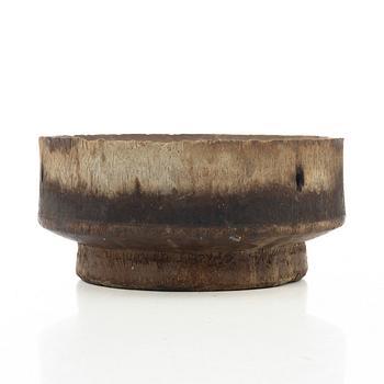 A deep dish, folk art, 18th/19th century.