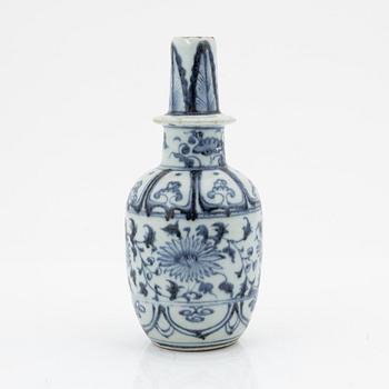 A blue and white water dropper, for the South East Asian market, circa 1900.