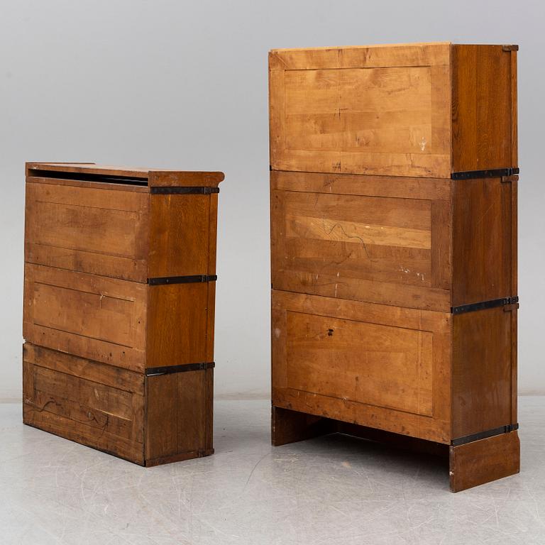 A mid 20th century oak cabinet.