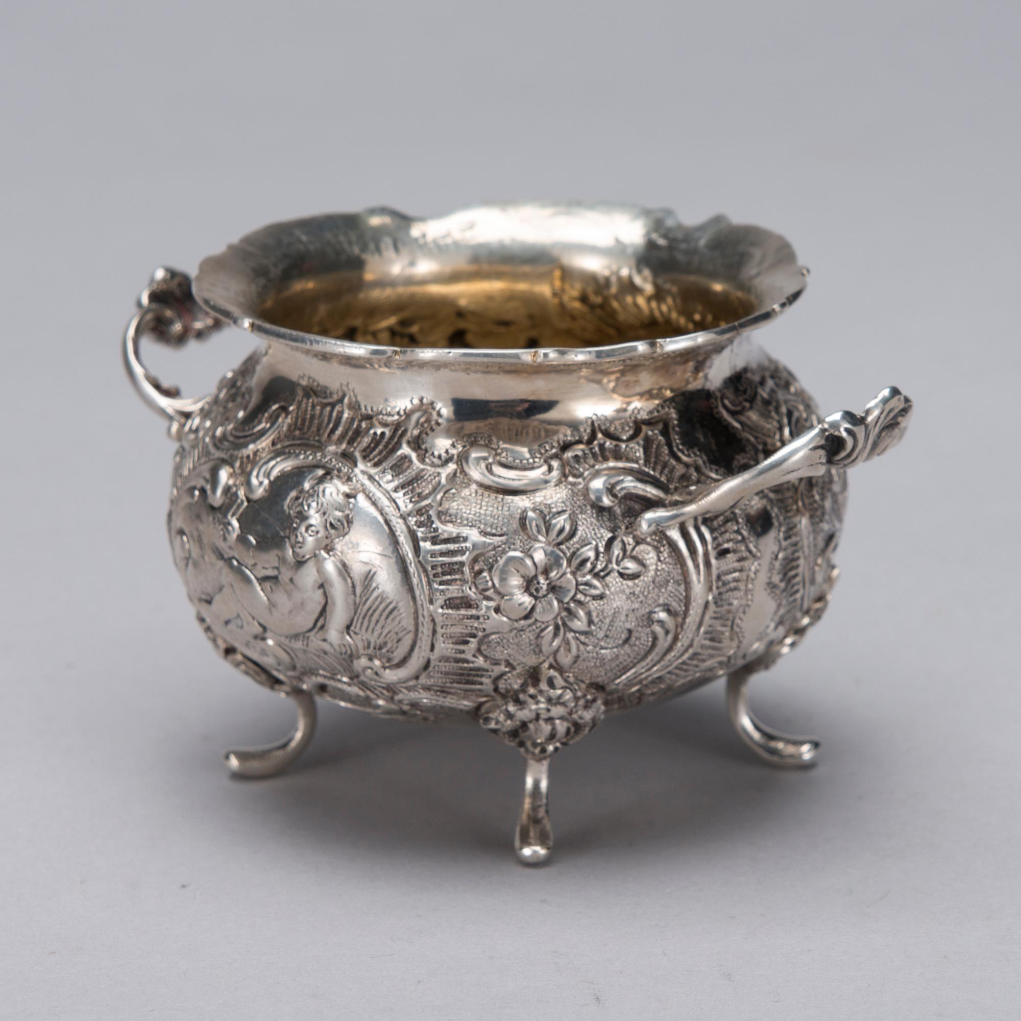 PARTI SILVER, 3 delar, rokokostil, Tyskland, svenska kontrollstämplar, 1900-tal. Sammanlagd vikt 337 g.